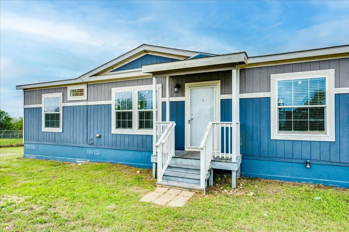 1098 Engelke RD, Buda, TX 78640