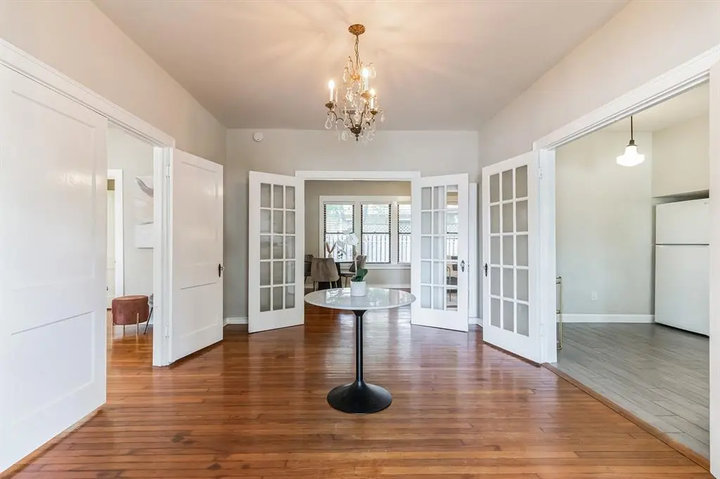 502 W 10th ST, Georgetown, TX 78626