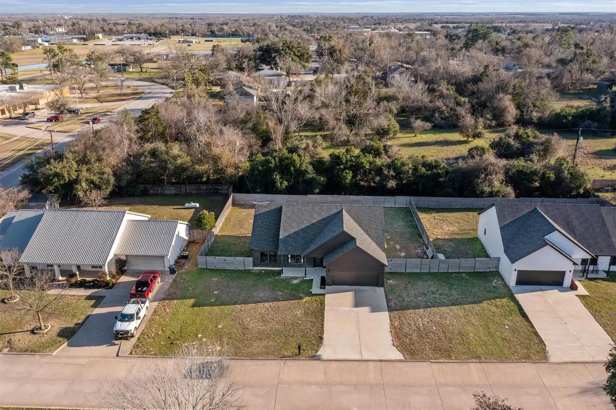 1203 Yokley RD, Rockdale, TX 76567