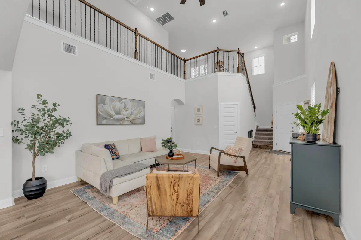6514 Marsh LN, Buda, TX 78610