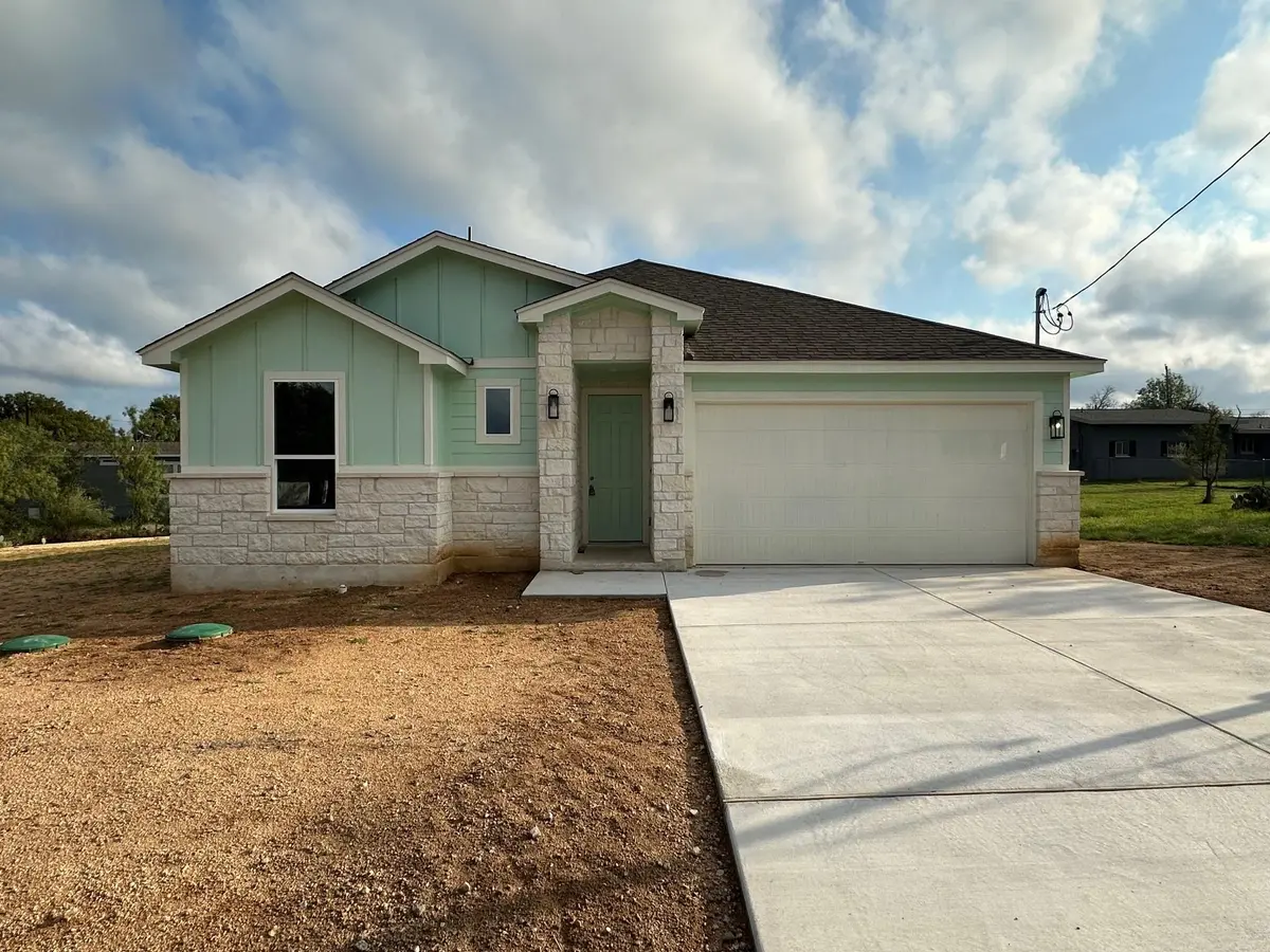 215 Rosehill ST, Granite Shoals, TX 78654