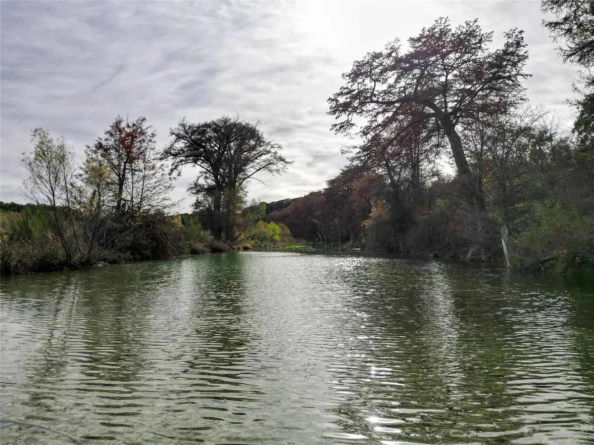 1572 River Bluff CIR, Pipe Creek, TX 78063