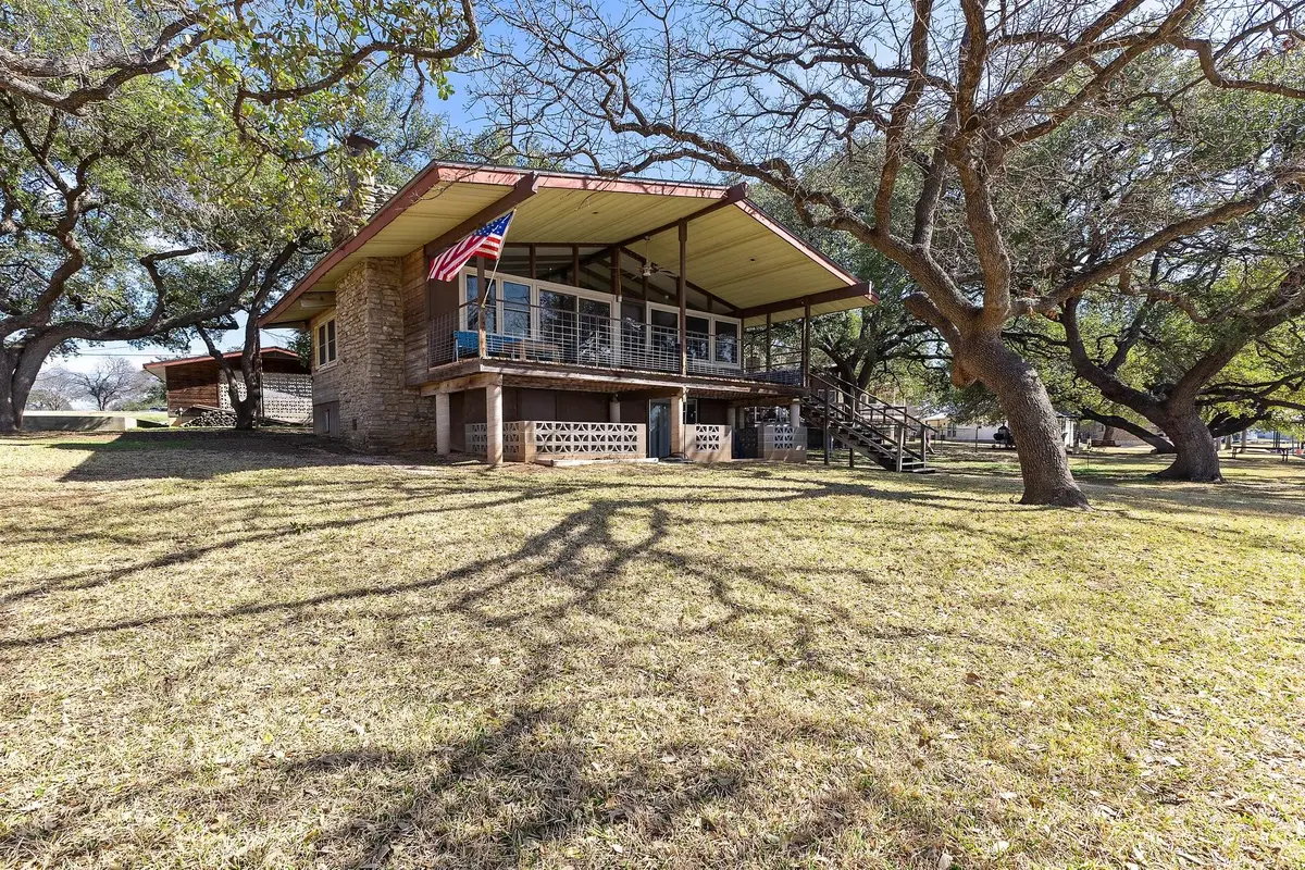 280 E Lakeshore DR, Sunrise Beach, TX 78643