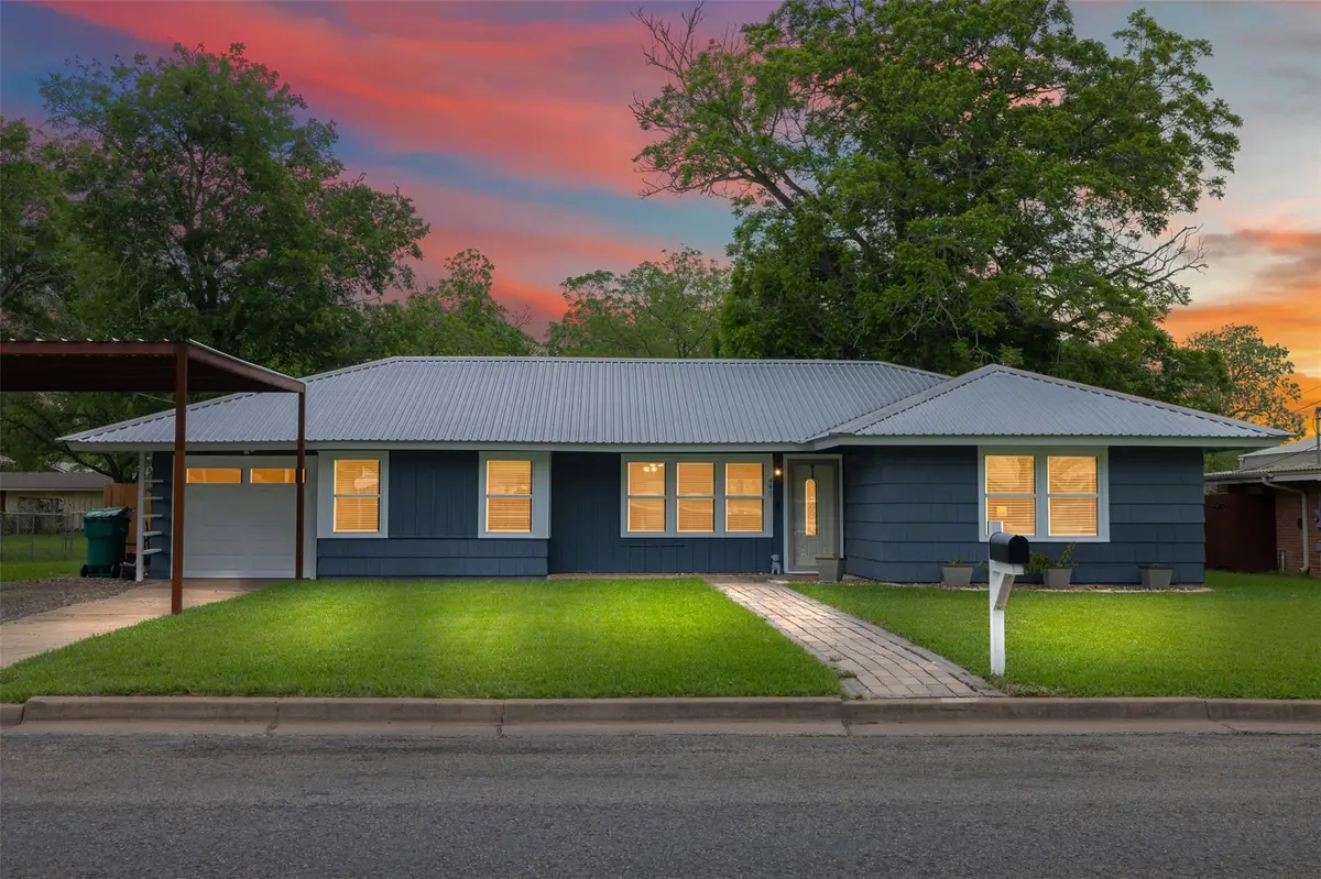 441 South College ST, La Grange, TX 78945