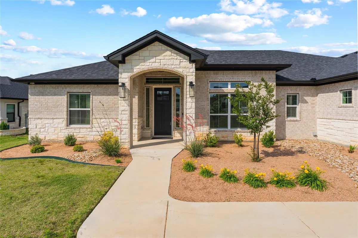 1110 Northcross DR, Salado, TX 76571