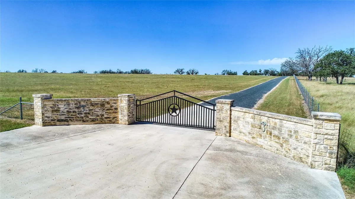 619 Cornehl RD, Fredericksburg, TX 78624