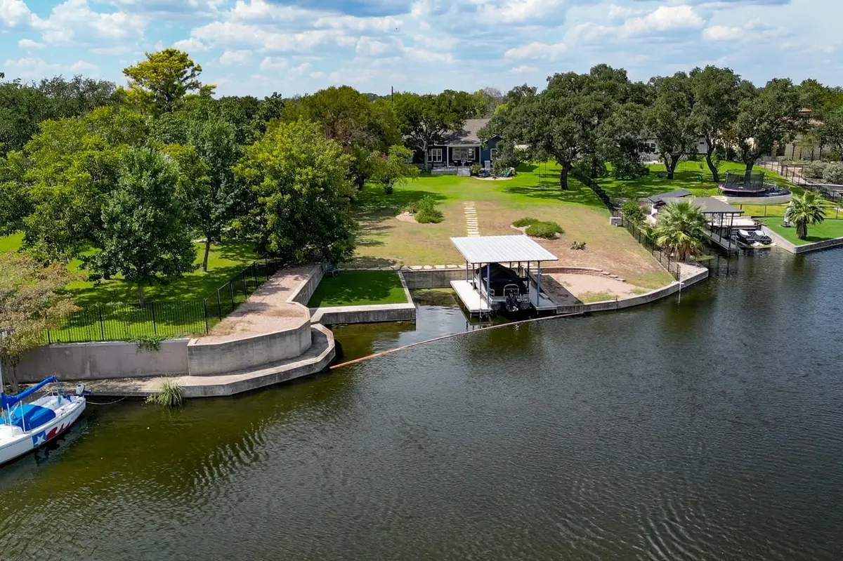 1001 Belaire DR, Granite Shoals, TX 78654