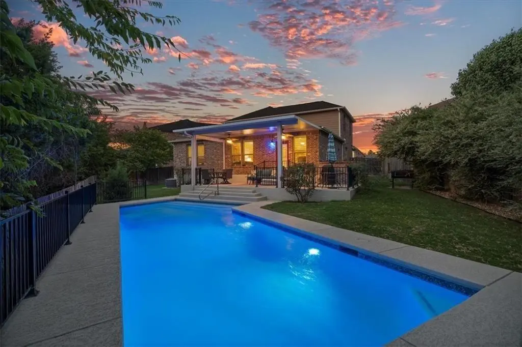 900 Lily Pad LN, Leander, TX 78641