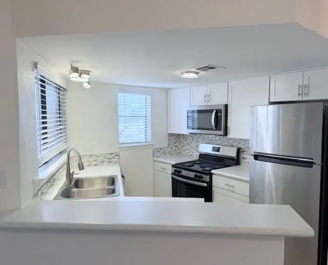 2500 Burleson RD #713, Austin, TX 78741