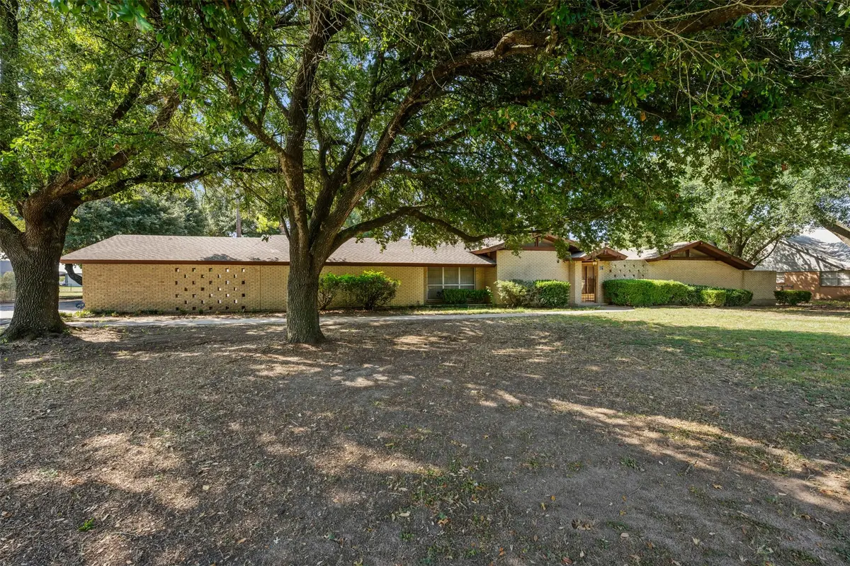 821 Central Ave, Elgin, TX 78621