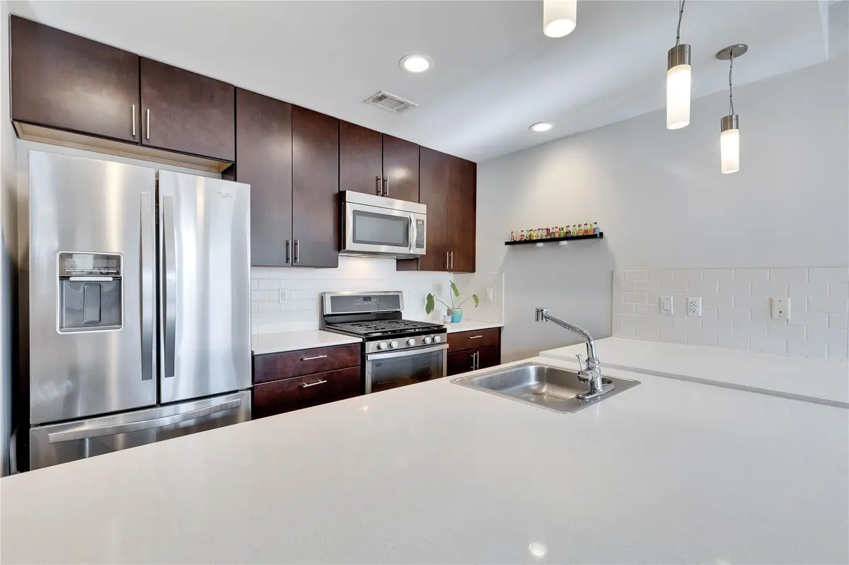 1603 Enfield RD #206, Austin, TX 78703