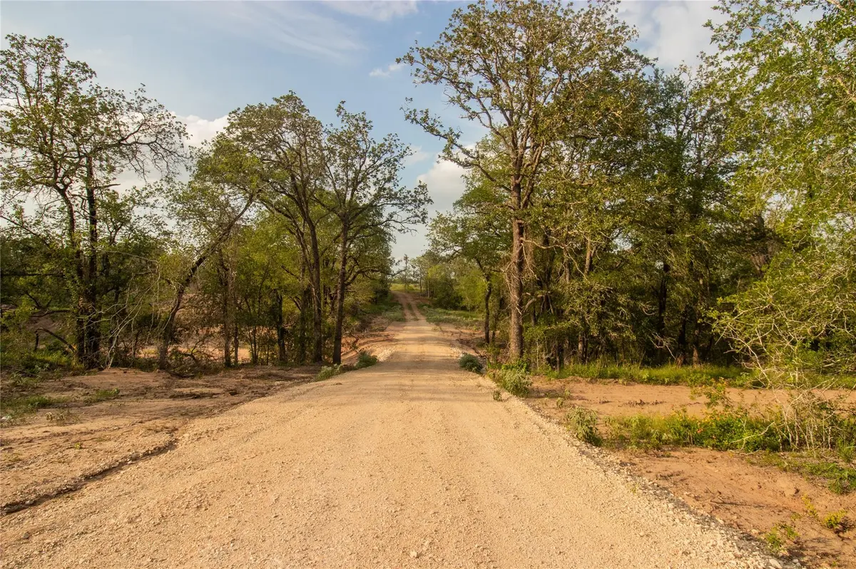 760 Dowdy RD, Seguin, TX 78155