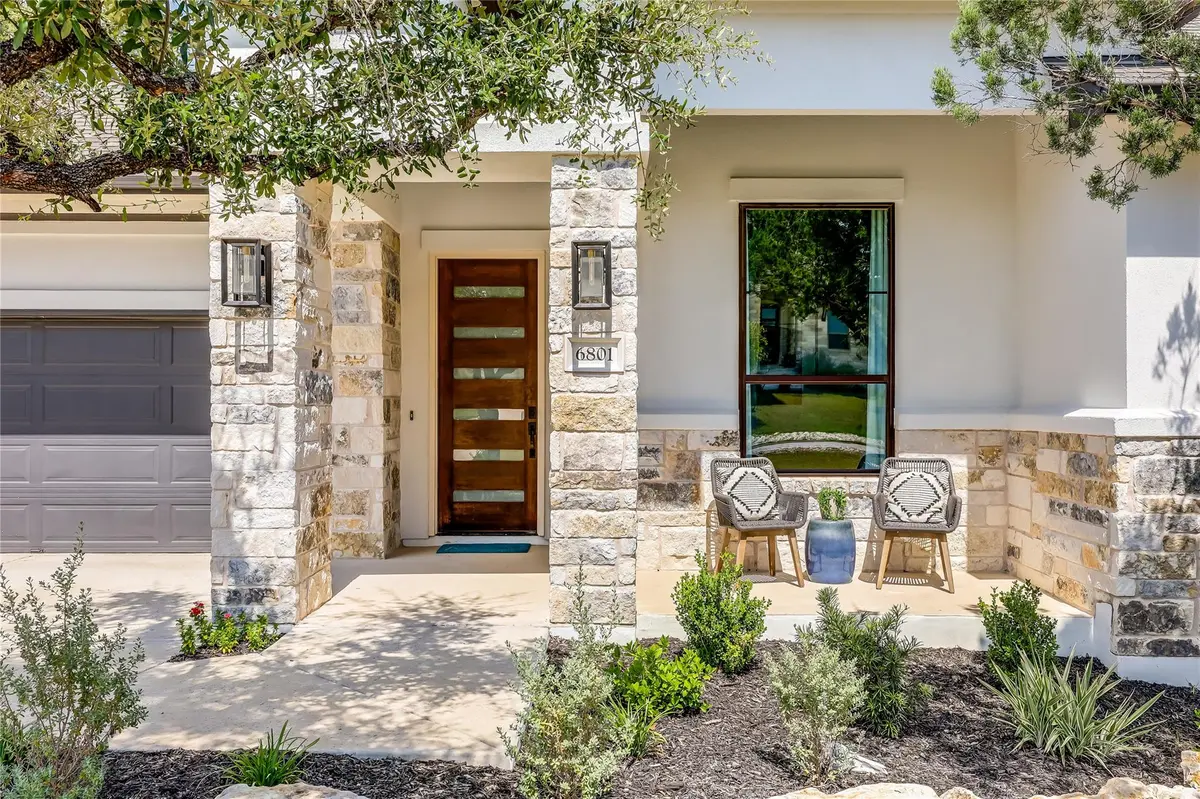 6801 Liberty Grotto CT, Jonestown, TX 78645