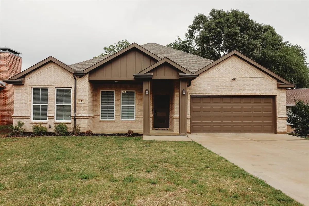 124 Settlers CT, Palestine, TX 75801