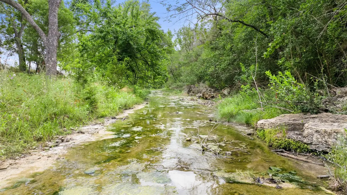 127 Rio Grande DR, Blanco, TX 78606