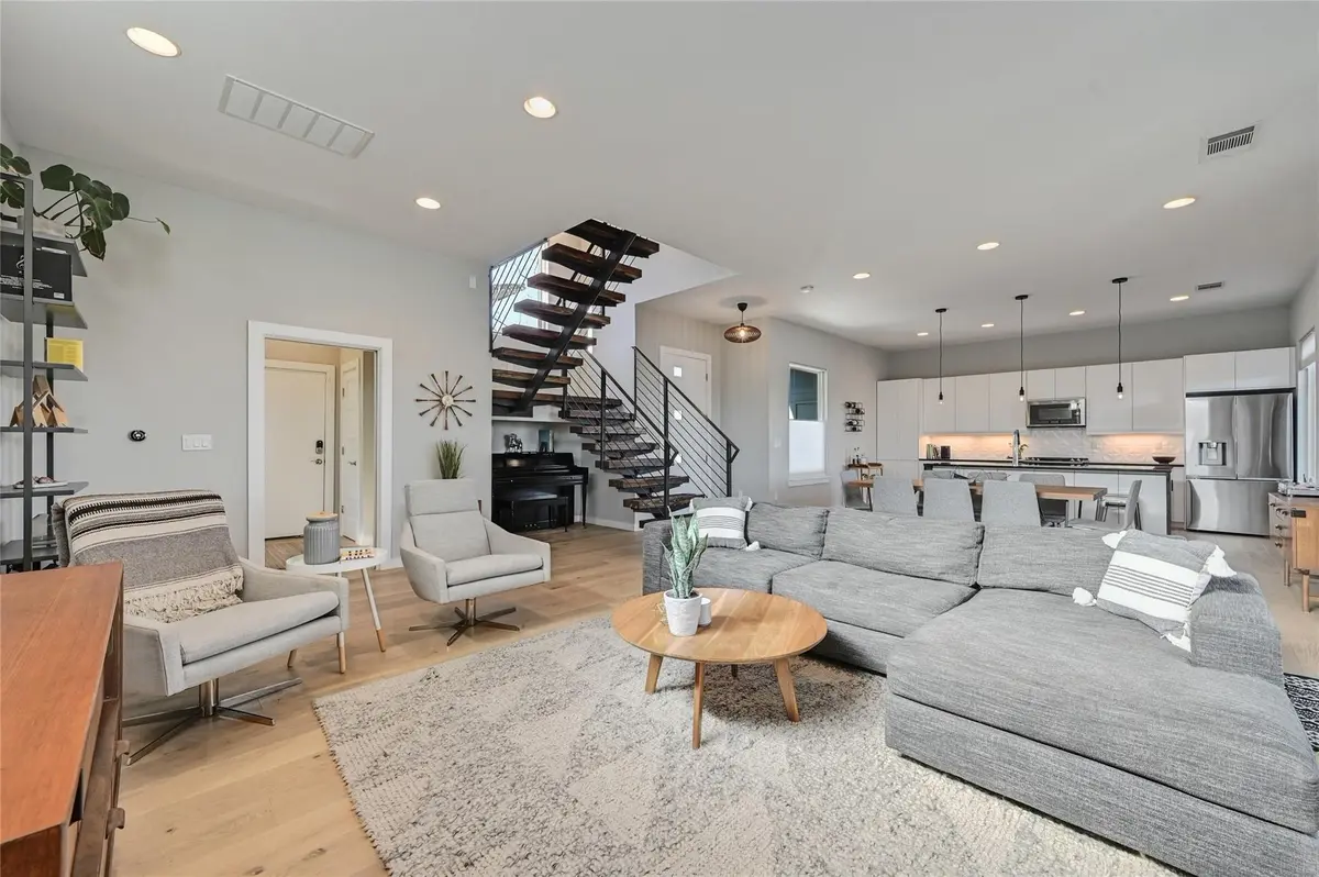 1902 Woodland Ave #B, Austin, TX 78741