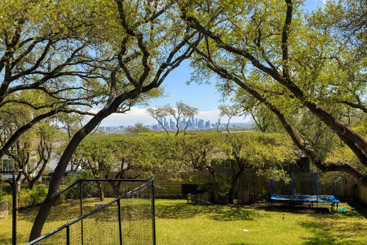 205 Mcconnell DR, West Lake Hills, TX 78746