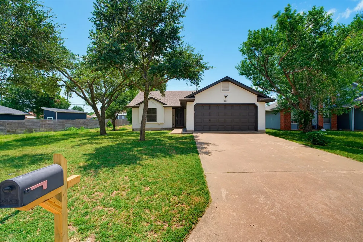 1812 Wagon Gap DR, Round Rock, TX 78681