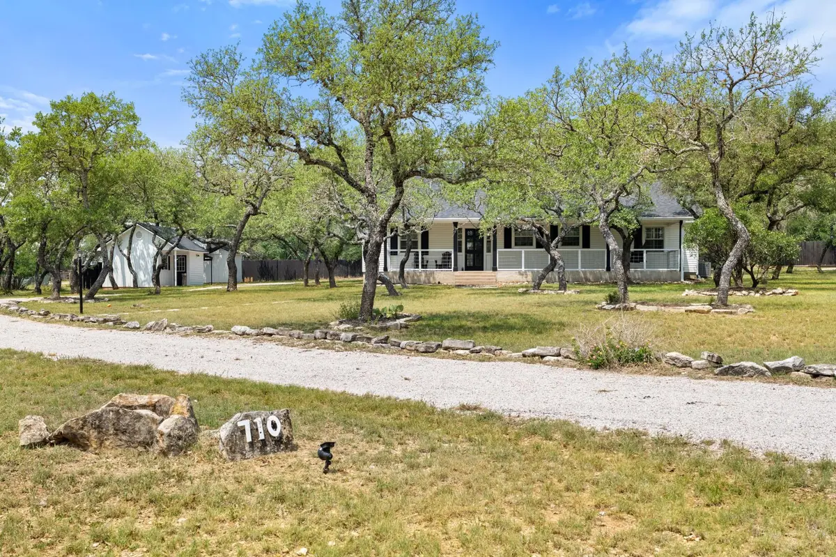 710 Ranchview DR, Johnson City, TX 78636