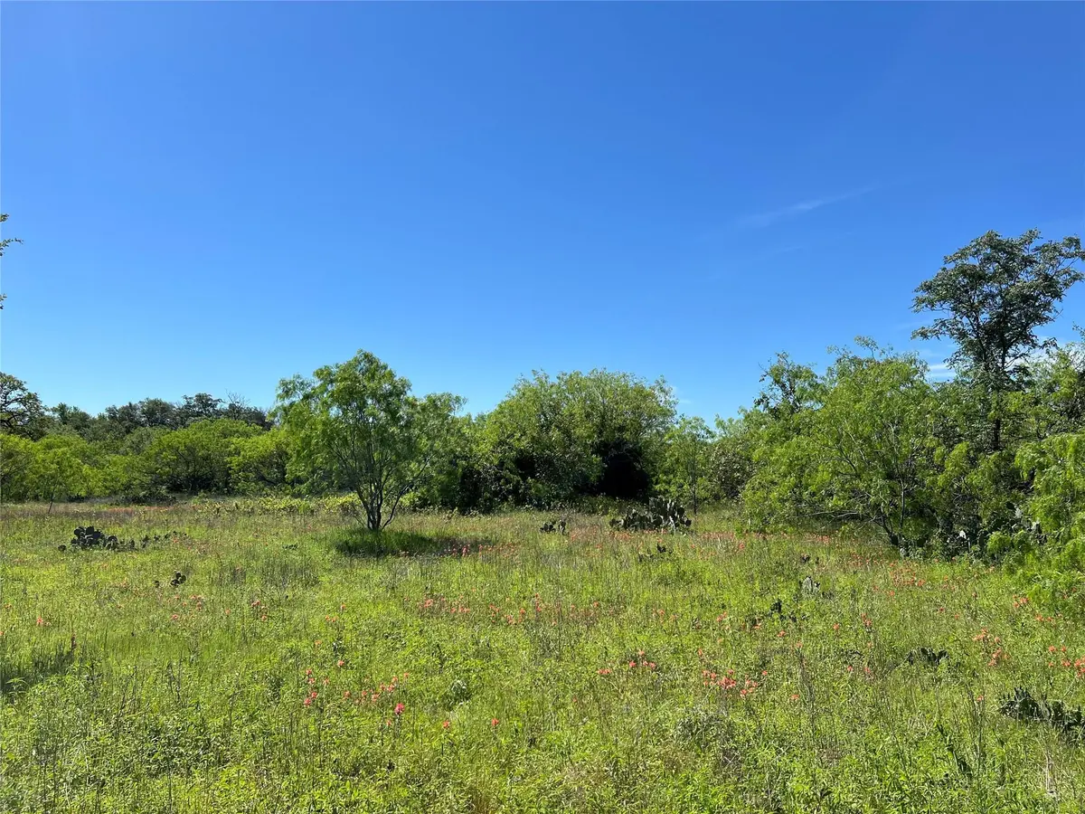 1375 Plant RD, Luling, TX 78648