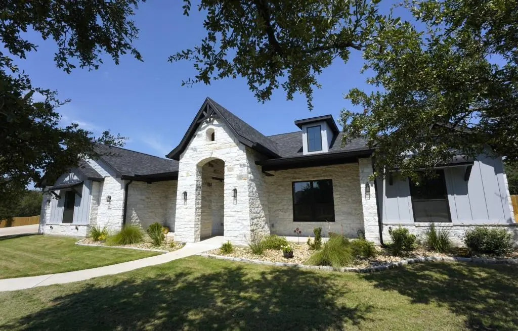 9006 Abby Lee LN, Salado, TX 76571