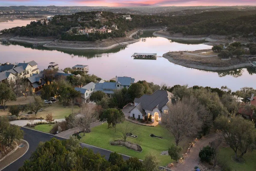 19901 Angel Bay DR, Spicewood, TX 78669