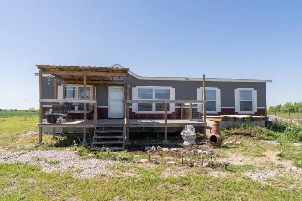 125 Tianna DR, Taylor, TX 76574