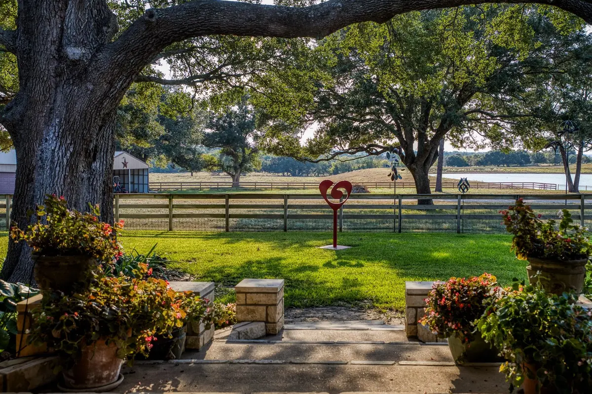 1090 Buxkemper RD, Fayetteville, TX 78940