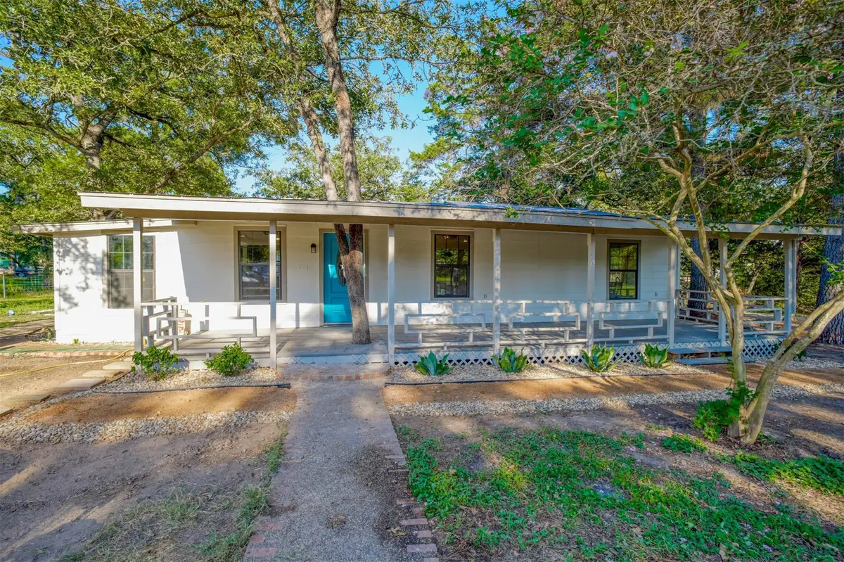 184 Pine Valley DR, Paige, TX 78659