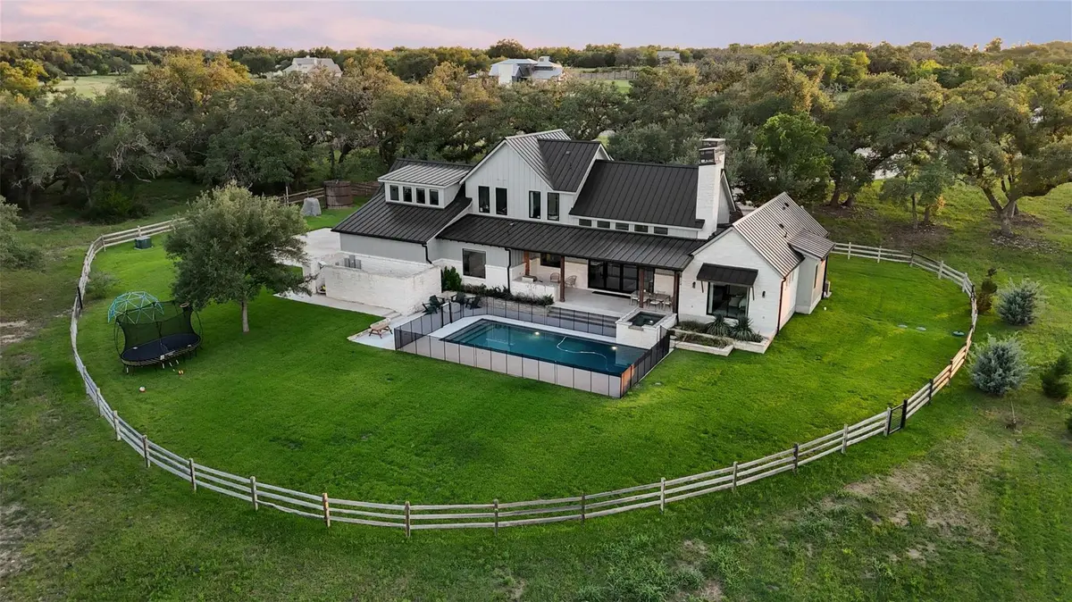 191 Flat Creek TRL, Wimberley, TX 78676