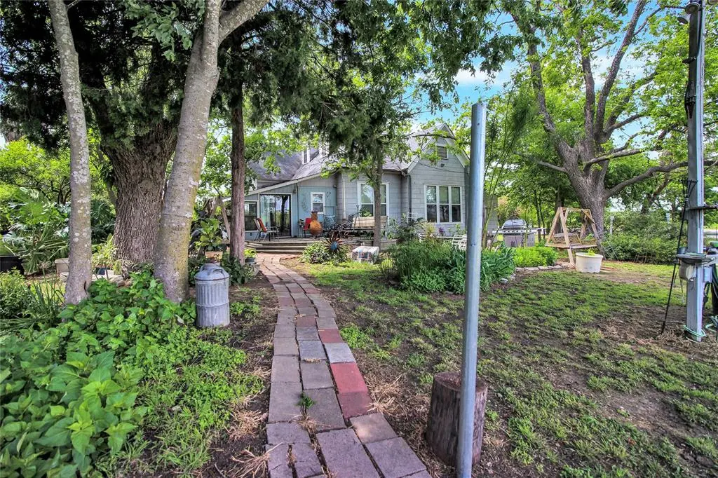 10950 Fm 972 RD, Bartlett, TX 76511