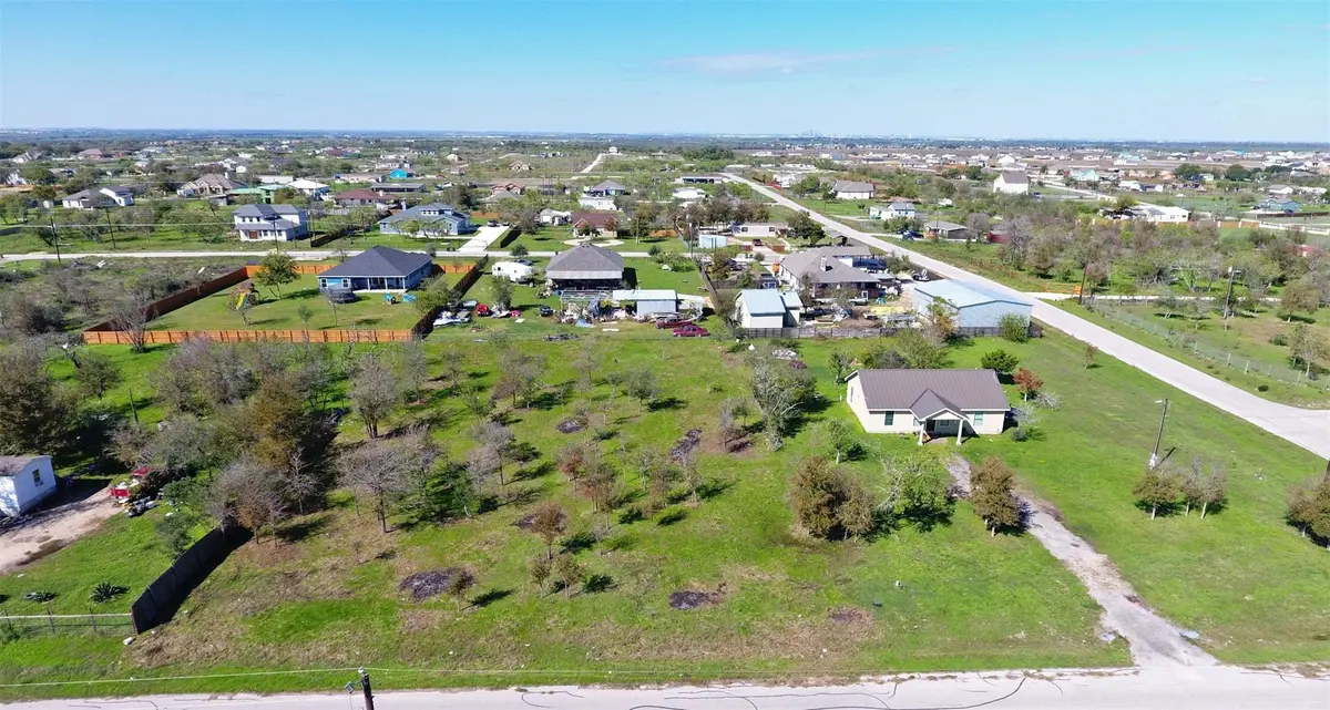 111 Chihuahua DR, Del Valle, TX 78617