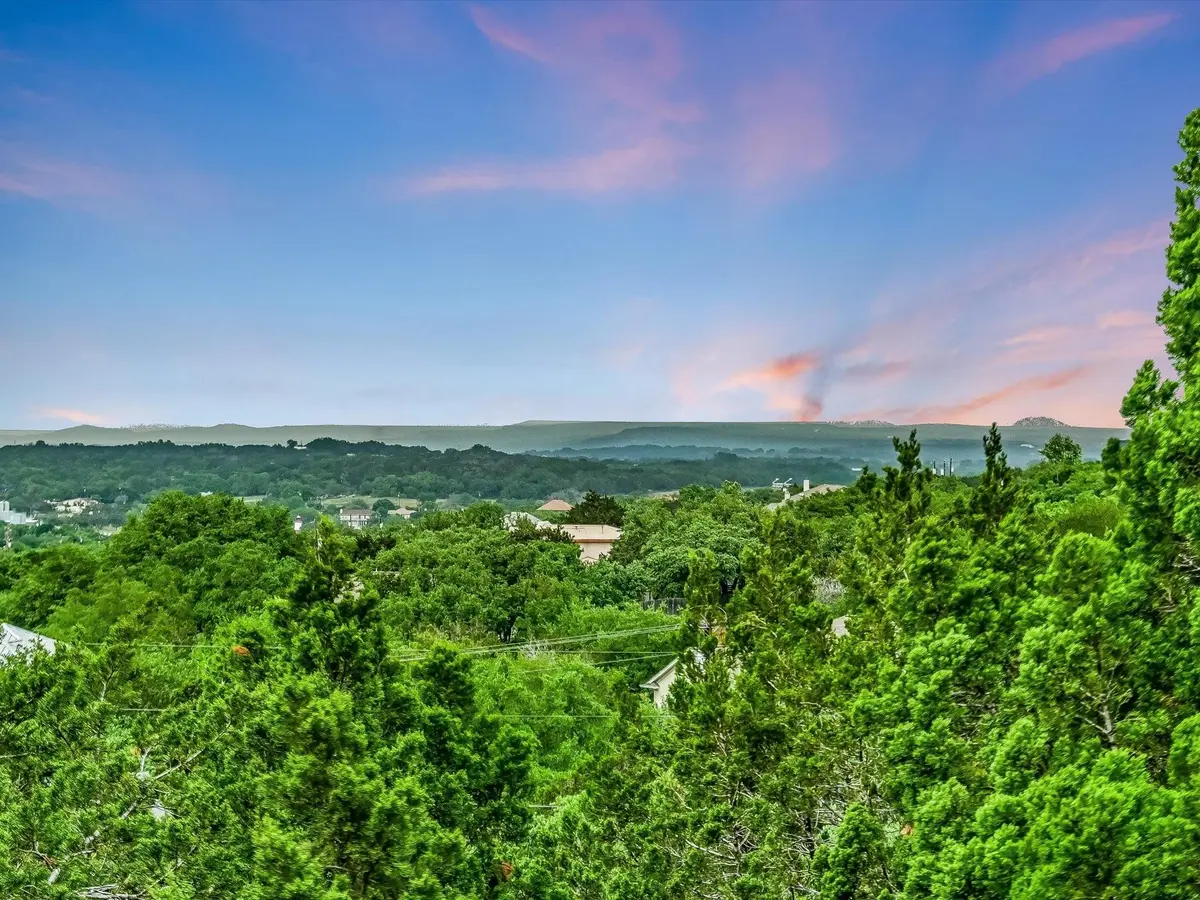 310 S Ronay DR S, Spicewood, TX 78669