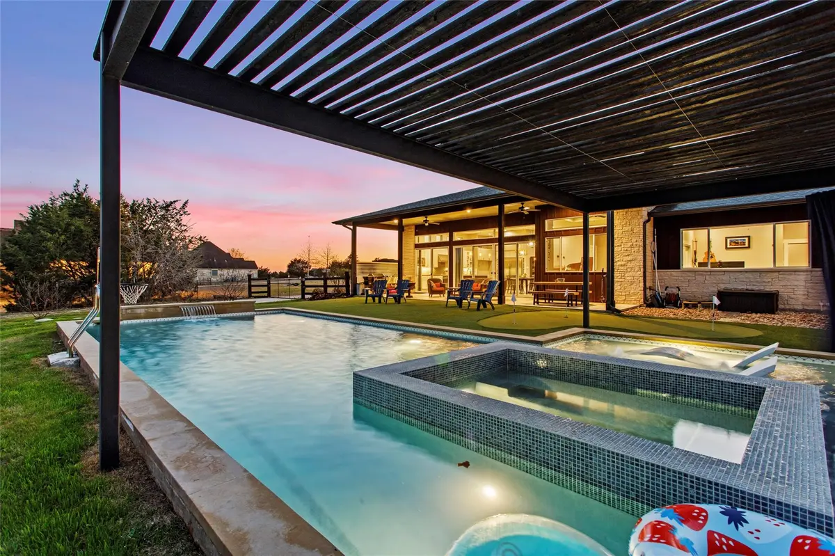 387 Chama TRCE, Dripping Springs, TX 78620
