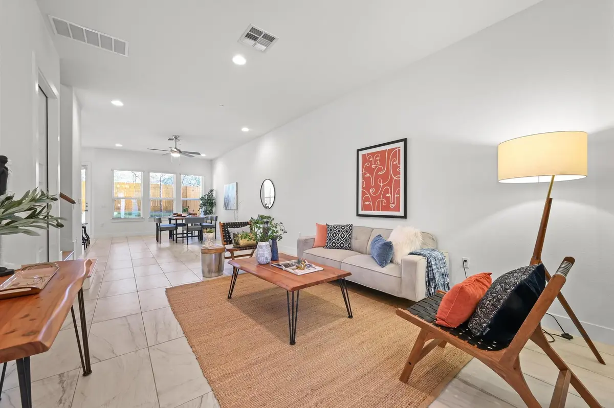 8922 Menchaca RD #303, Austin, TX 78748