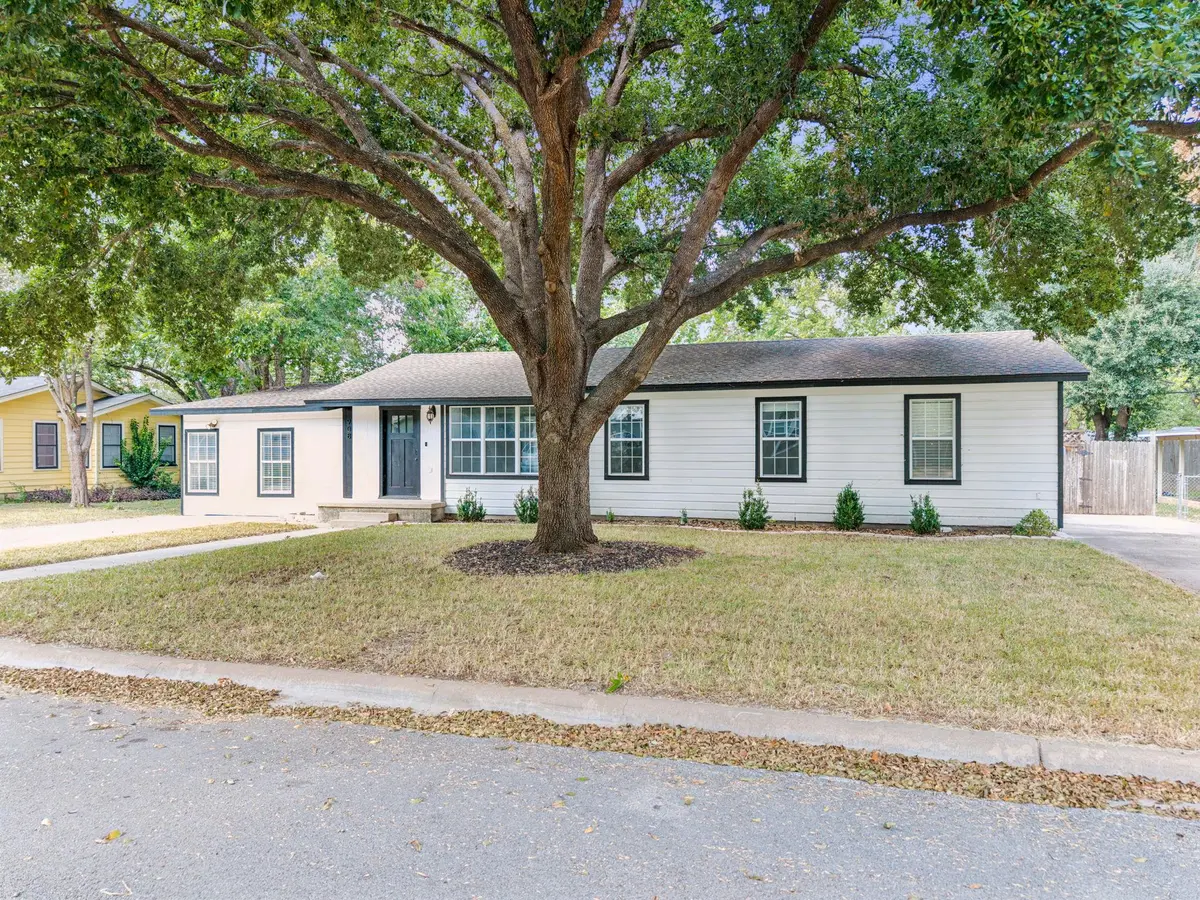 908 Kent ST, Taylor, TX 76574