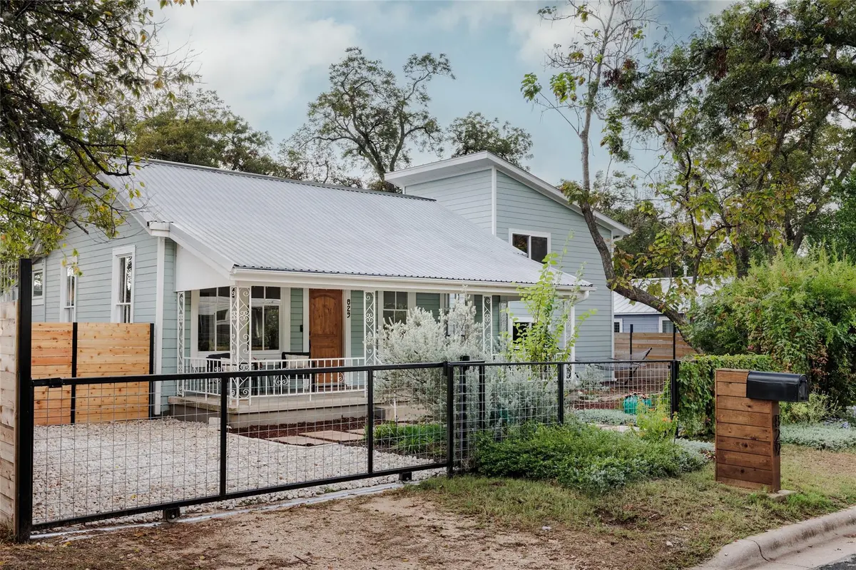 829 Gullett ST, Austin, TX 78702