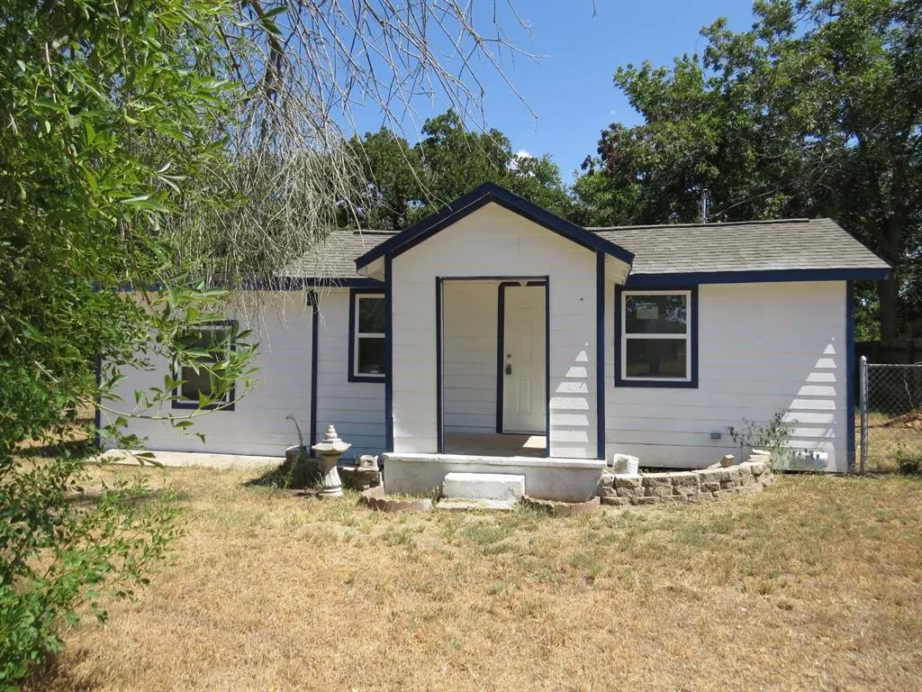 631 White Ave, Rockdale, TX 76567