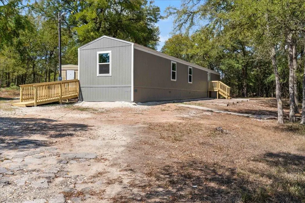 12104 Avis RD, Mustang Ridge, TX 78616