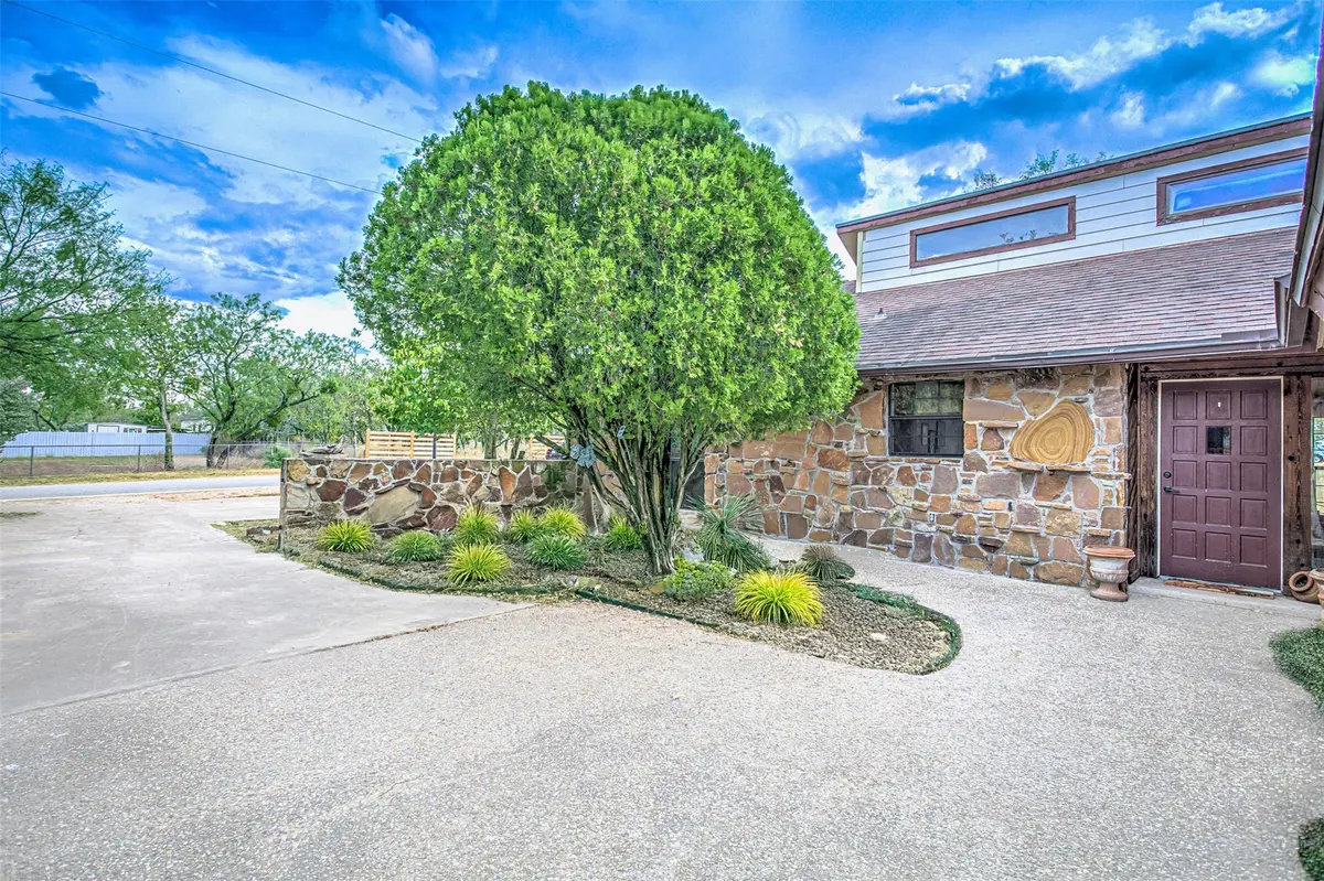 850 Fir LN, Cottonwood Shores, TX 78657