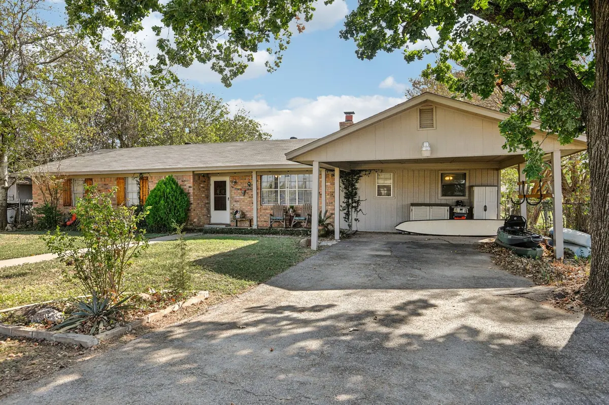 208 E Tomlinson ST, Florence, TX 76527