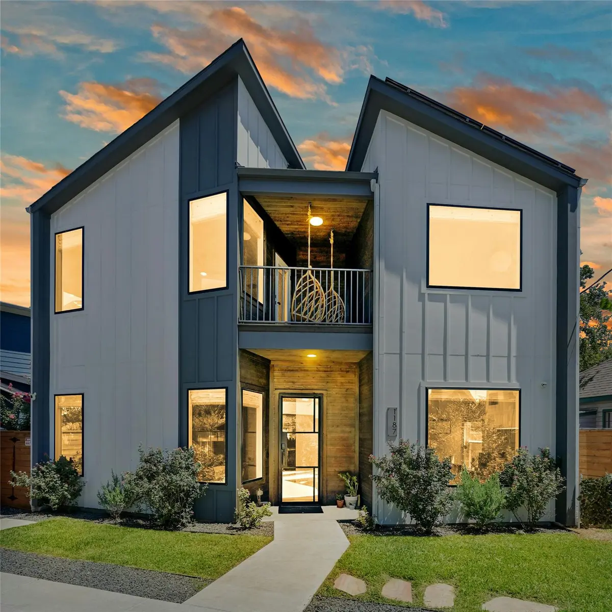 1187 Oak Grove Ave, Austin, TX 78702