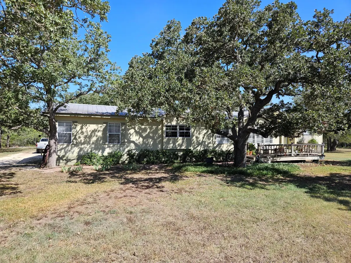 530 Indian Springs DR, Kingsbury, TX 78638