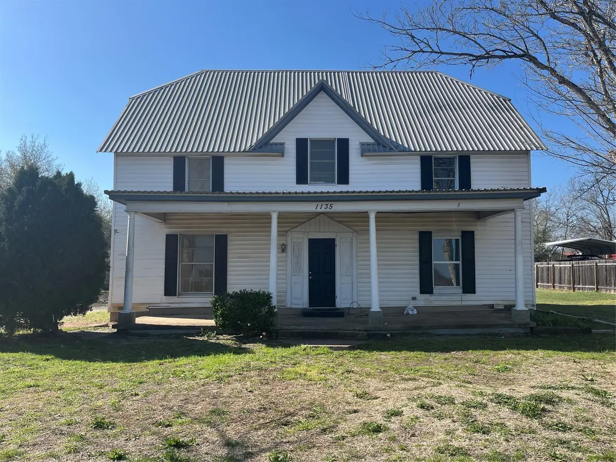 1135 W Bell ST, Bartlett, TX 76511