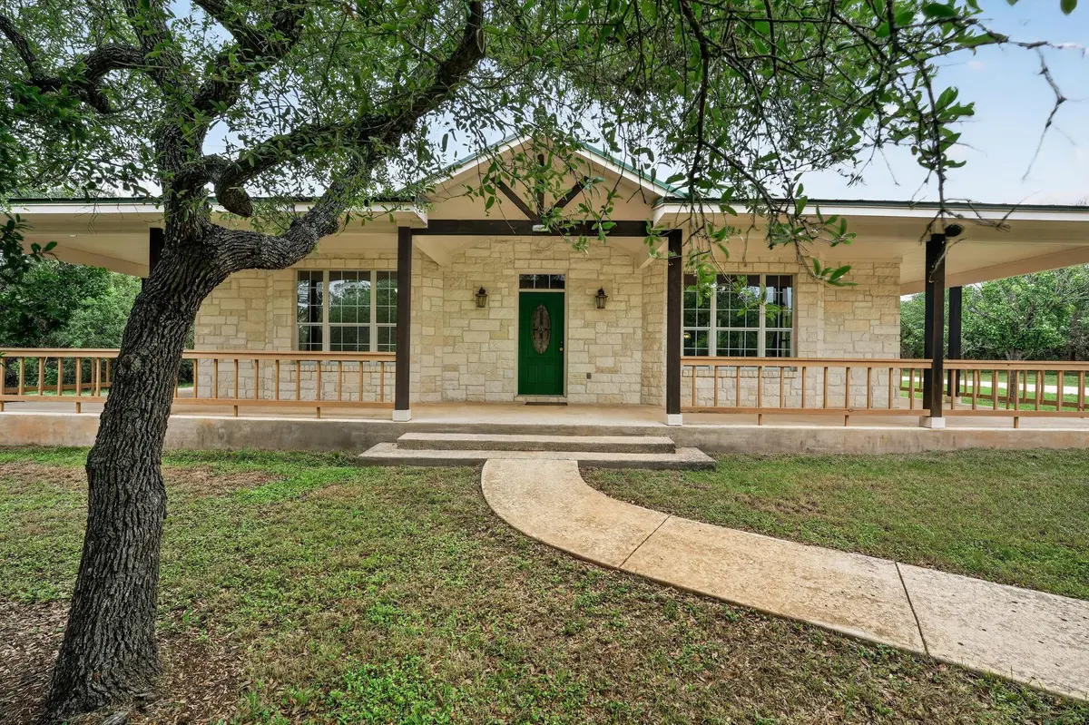 400 Barton Creek DR, Dripping Springs, TX 78620