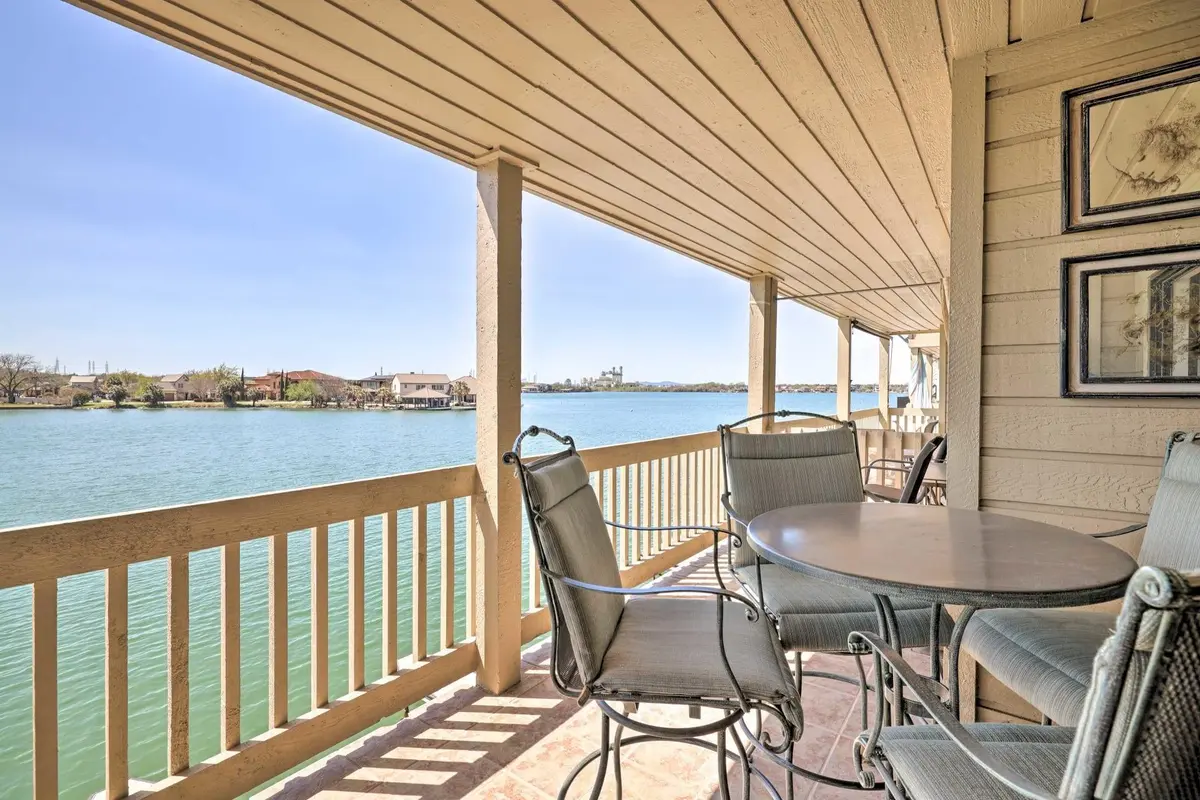1100 The Cape RD #402, Horseshoe Bay, TX 78657