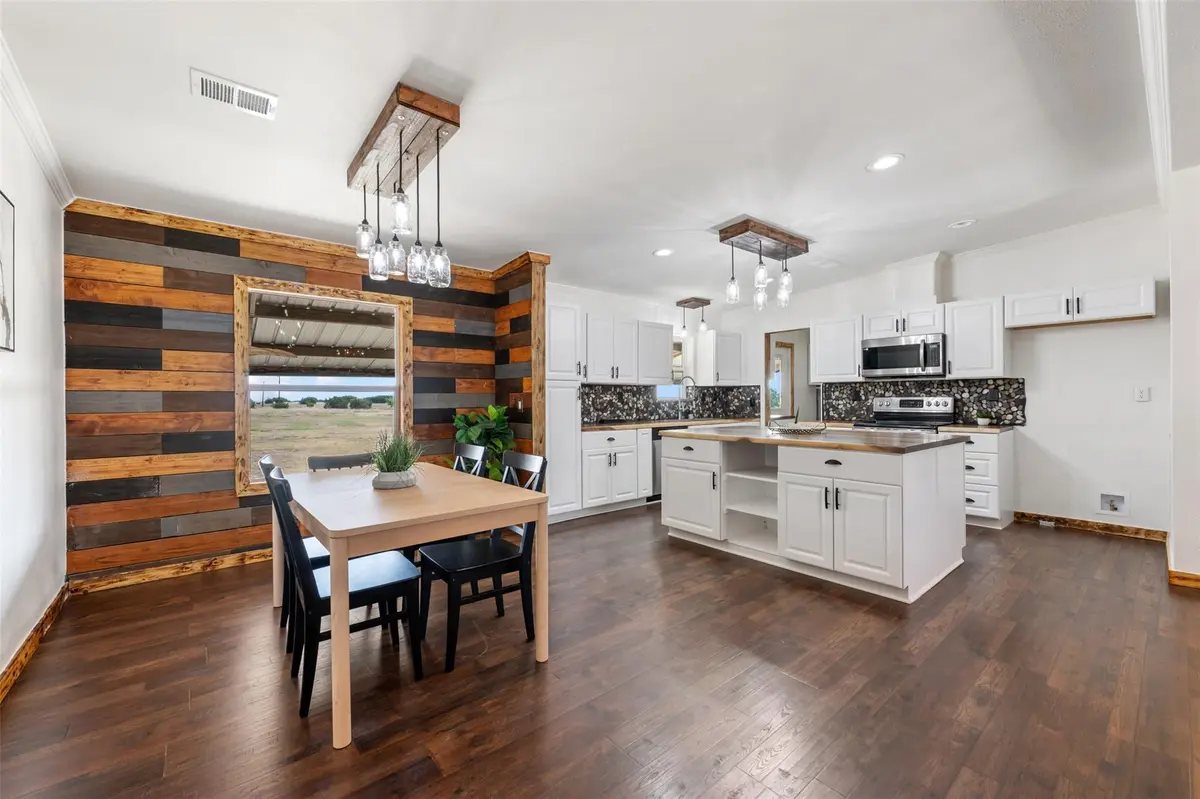 9854 County Road 272, Bertram, TX 78605