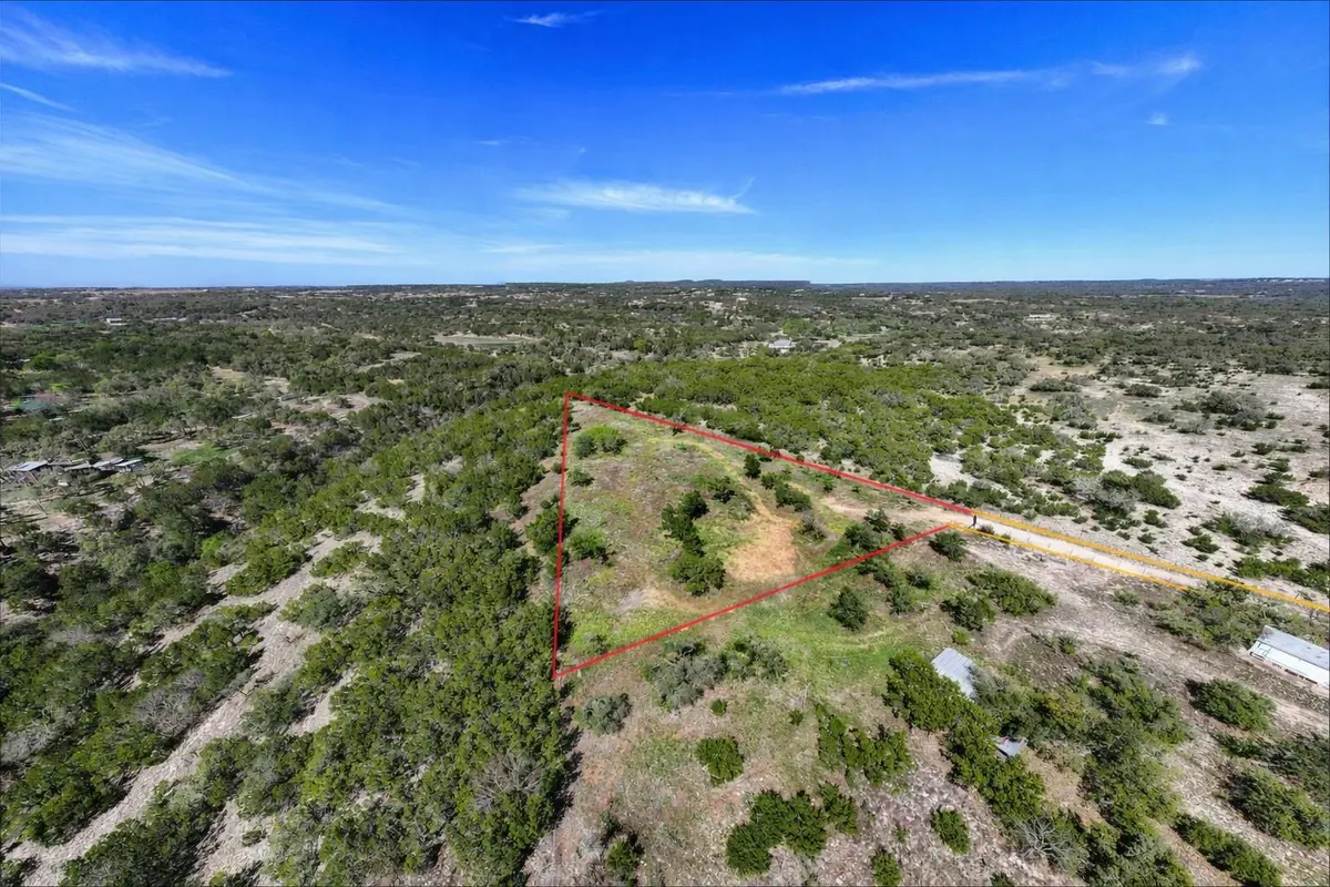 000 Spring Valley DR, Dripping Springs, TX 78620