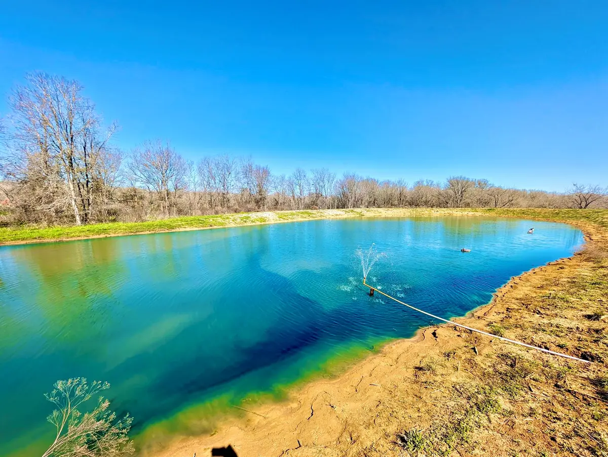 1118 County Road 447, Waelder, TX 78959