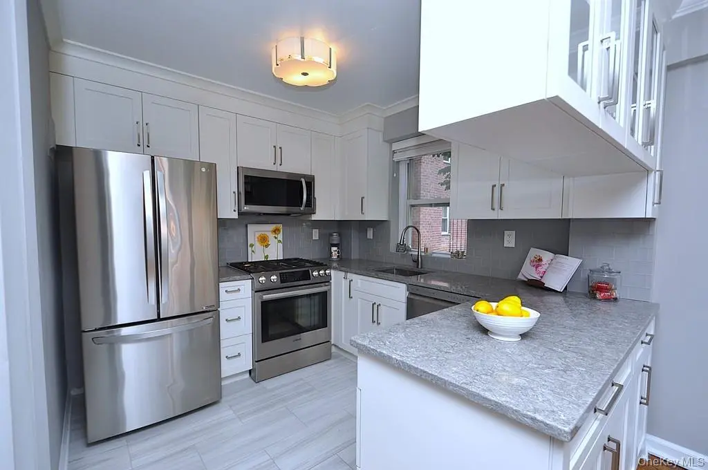 235 Garth RD #E2E, Scarsdale, NY 10583